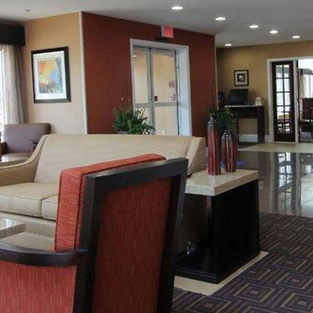 Quality Inn & Suites Greenville Near Downtown Buitenkant foto