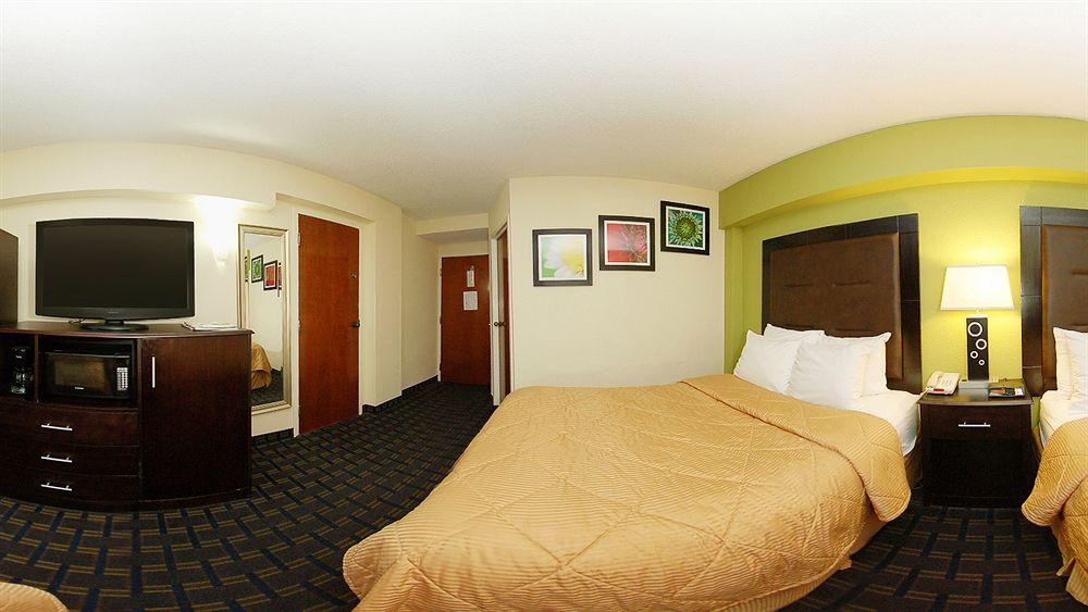 Quality Inn & Suites Greenville Near Downtown Buitenkant foto