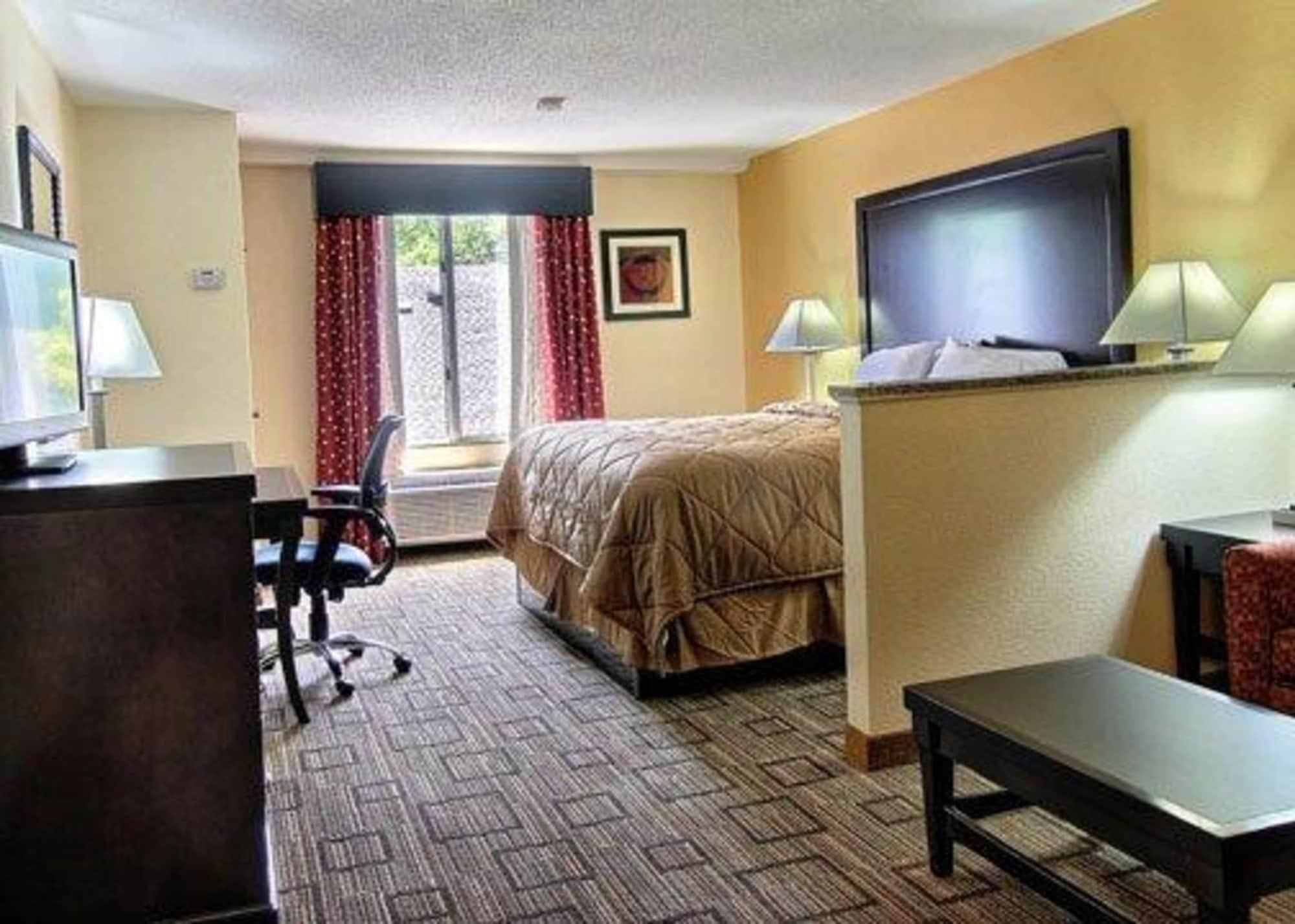 Quality Inn & Suites Greenville Near Downtown Buitenkant foto